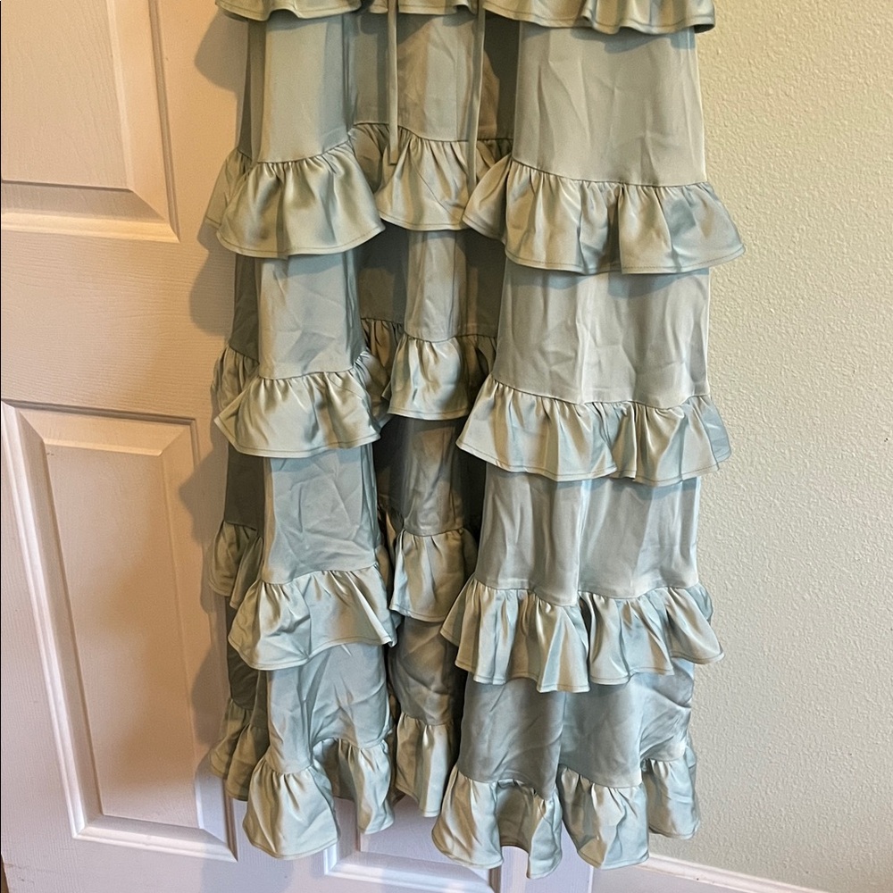 Elegant Green Ruff Dress ltar State layered ruffles from hips to end of maxi - Picture 8 of 11